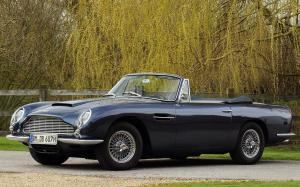 Aston Martin DB6 Volante